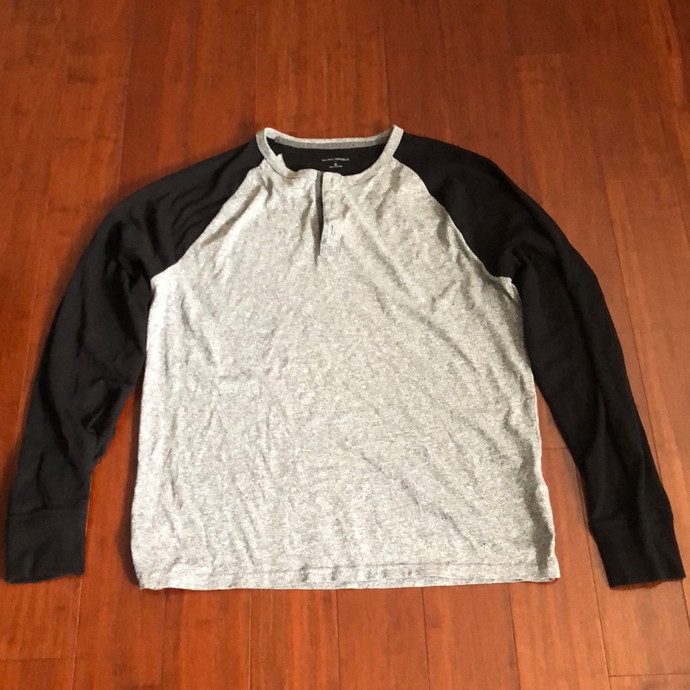 Banana Republic long sleeve t shirt